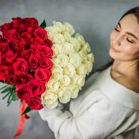 Сердце из 51 розы от интернет-магазина «Говорящие цветы»
